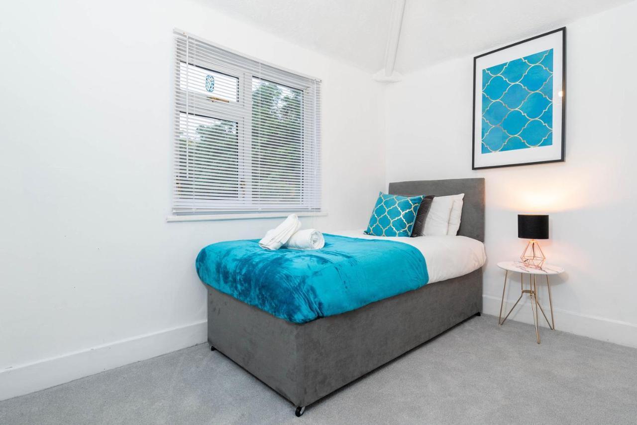 Large 4 Bedroom House - Top Rated - Off-Street Parking - Garden - Sleeps 9 - Contractors - Groups - Pool Table Northfield Eksteriør bilde