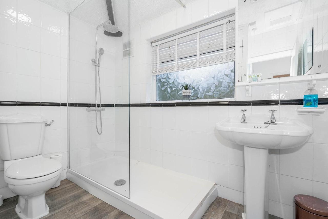 Large 4 Bedroom House - Top Rated - Off-Street Parking - Garden - Sleeps 9 - Contractors - Groups - Pool Table Northfield Eksteriør bilde