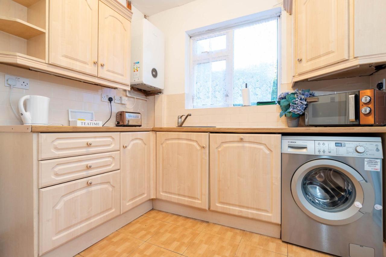 Large 4 Bedroom House - Top Rated - Off-Street Parking - Garden - Sleeps 9 - Contractors - Groups - Pool Table Northfield Eksteriør bilde